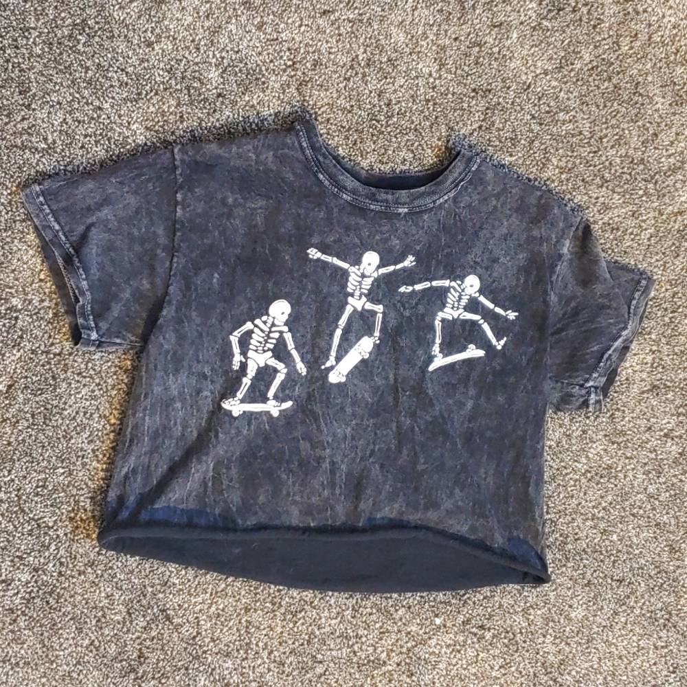 Cropped Black Tee